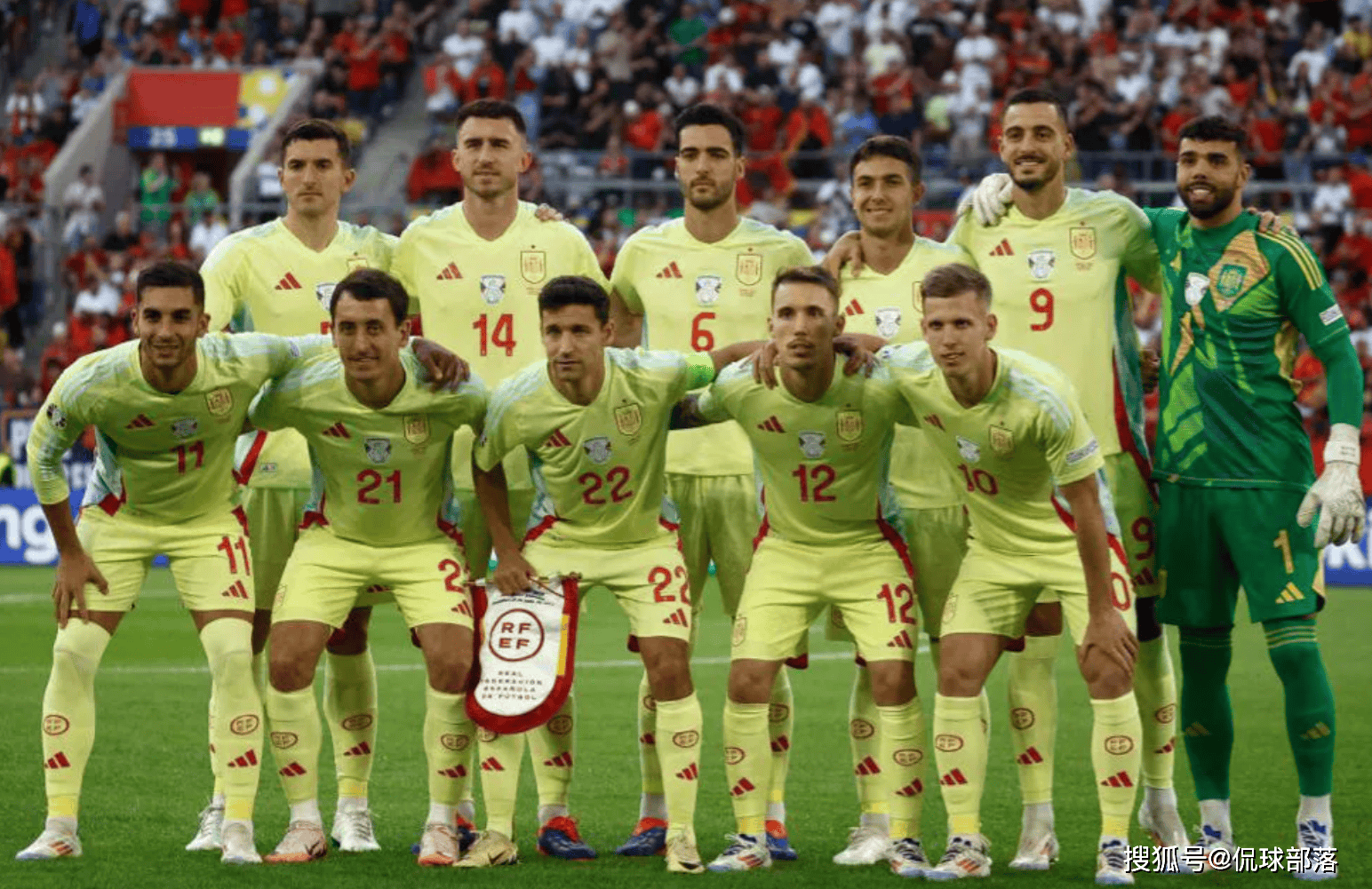 关于西班牙客场不敌瑞典，小组头名或生变的信息