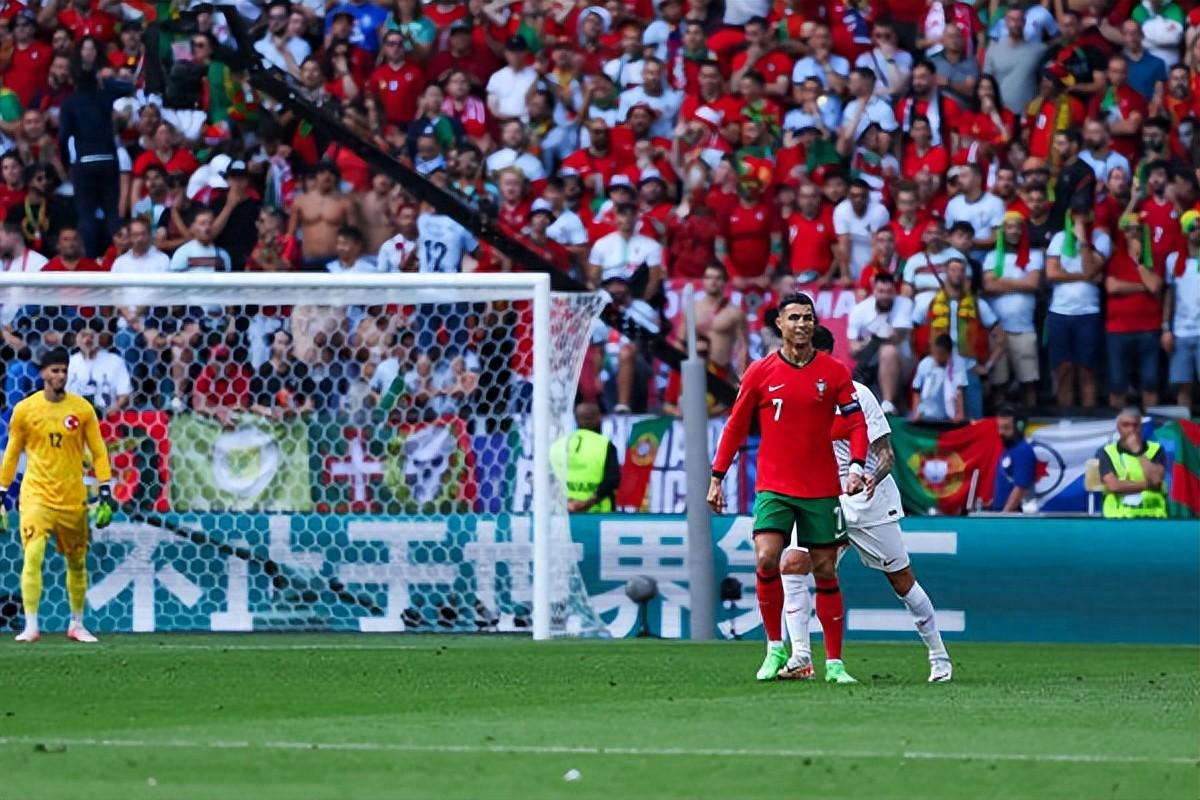 欧洲赛程密集进行,球队瞄准冠军 欧洲赛程密集进行,球队瞄准冠军