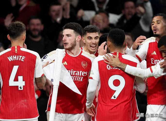 关于足球预选赛场上惊险连连，胜负悬念引人关注的信息