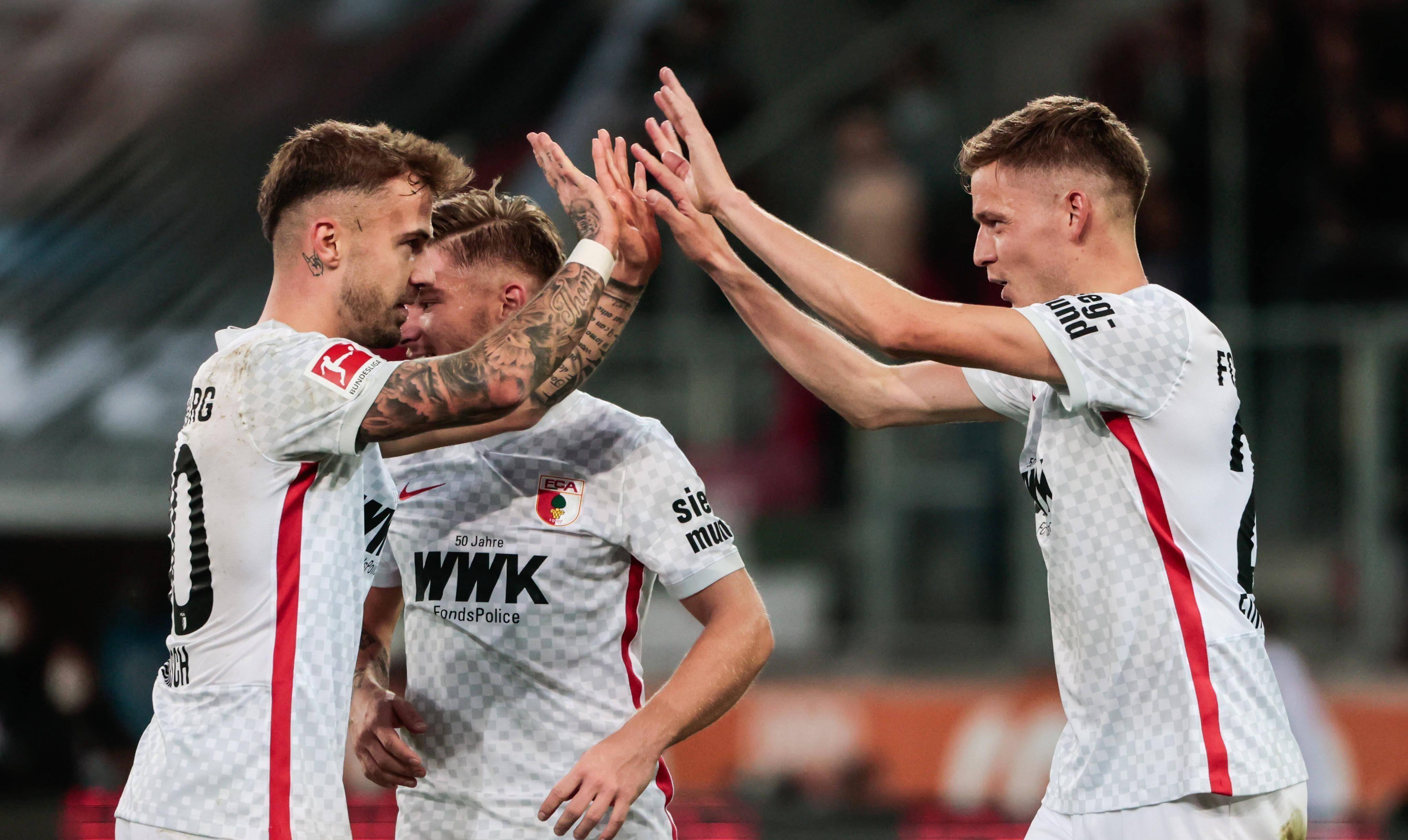 包含斯图加特球员组织公益活动,展现俱乐部社会责任的词条 包含斯图加特球员组织公益活动,展现俱乐部社会责任的词条