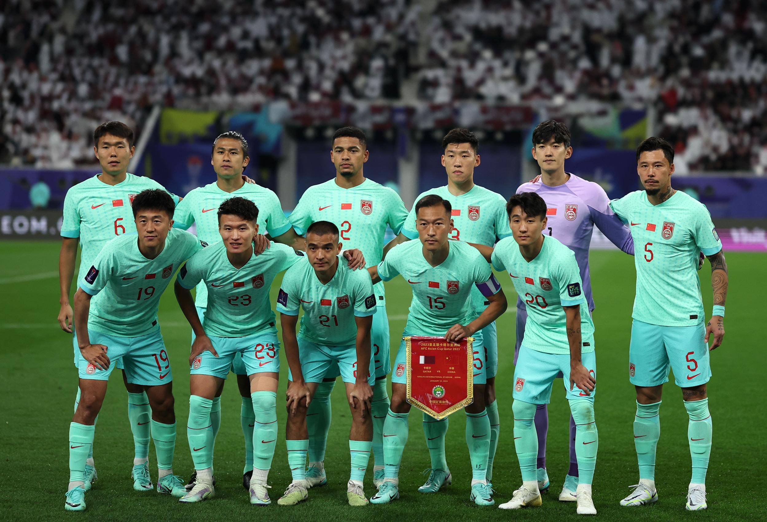 国际足球赛场上，中国队实力抢镜