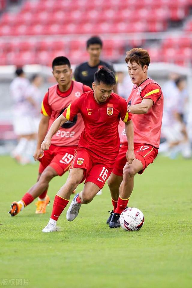 国际足球赛场上，中国队实力抢镜