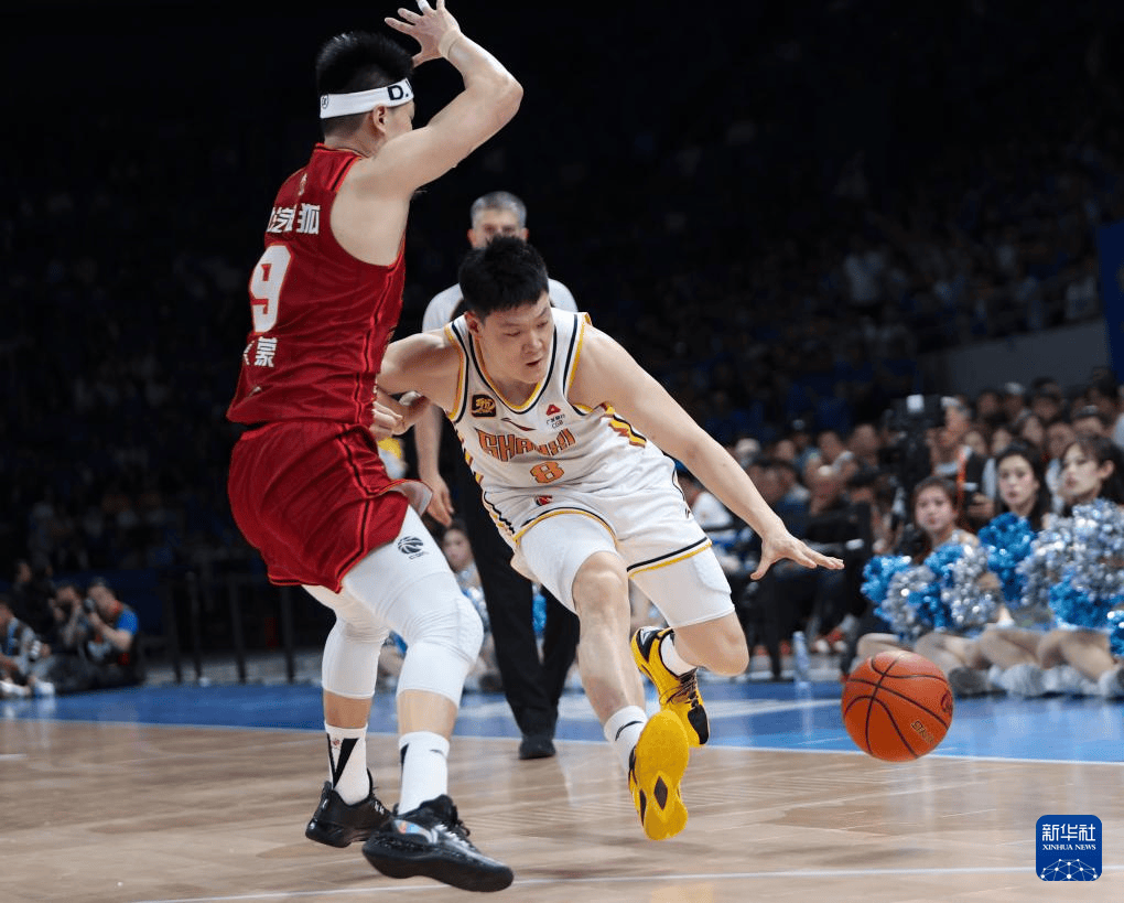 北京首钢战胜深圳男篮，继续胜利