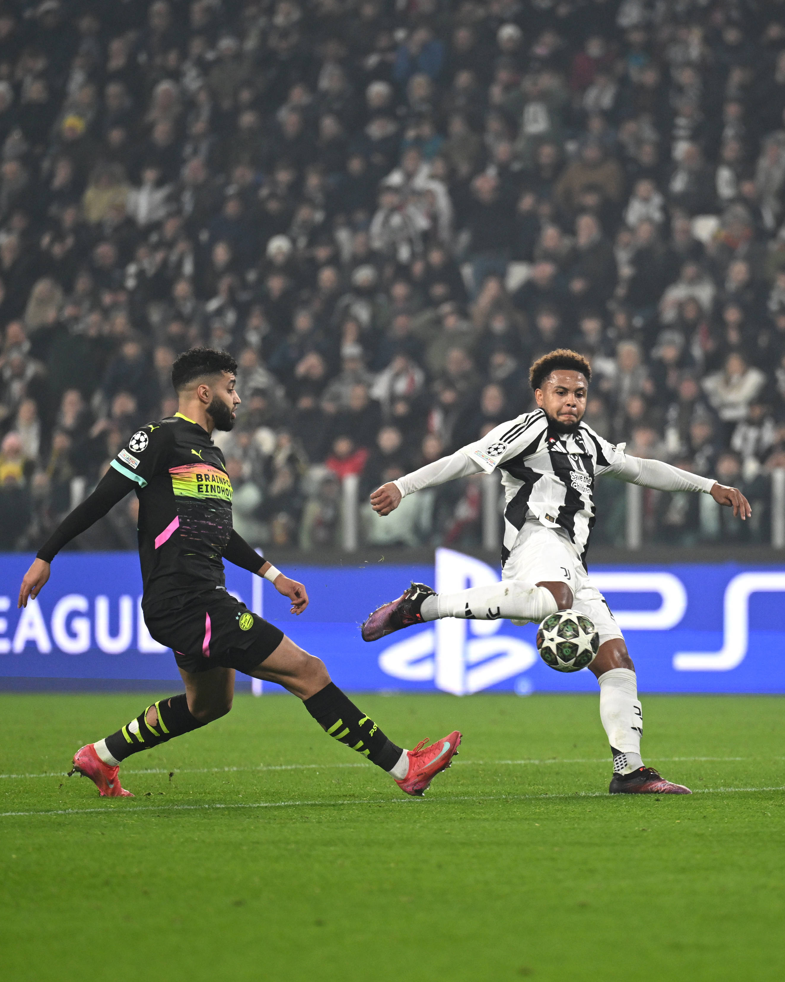 曼联战胜皇家马德里进入欧冠四强 曼联战胜皇家马德里进入欧冠四强