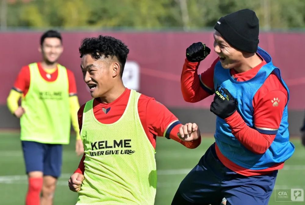 基尔球队士气高涨，全力以赴争取胜利的简单介绍