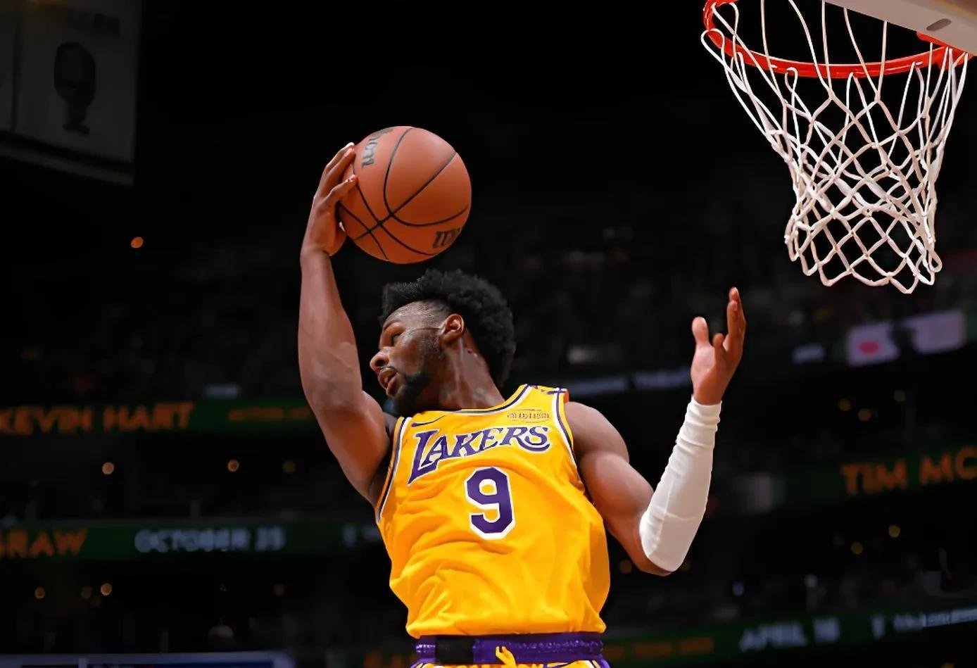 巨星对决！詹姆斯迎战字母哥