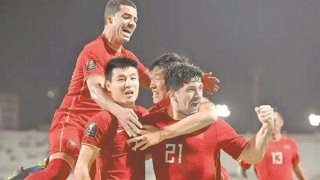 包含热议！国内足球盛事轰动体育圈！的词条