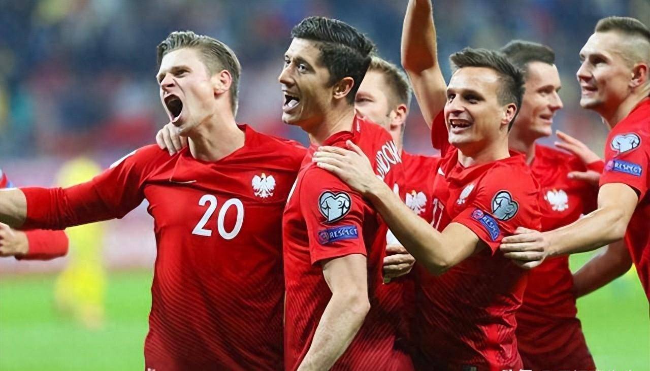 欧预赛：乌克兰队大胜俄罗斯队，晋级四强