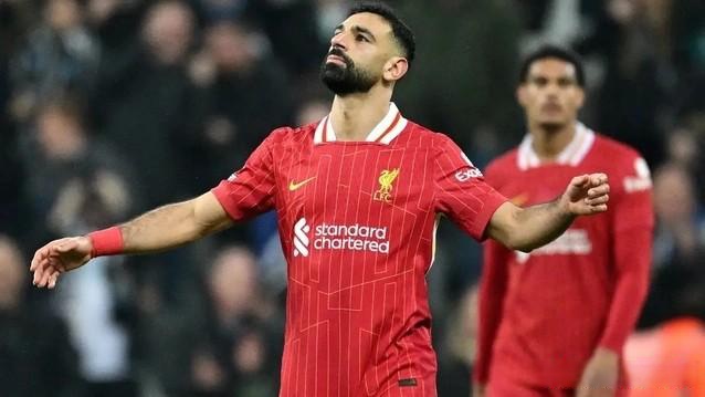 包含阿尔梅洛球队引进新教练，改变战术取得突破的词条