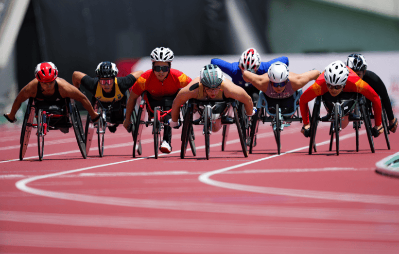 运动员们在比赛中展现出色表现