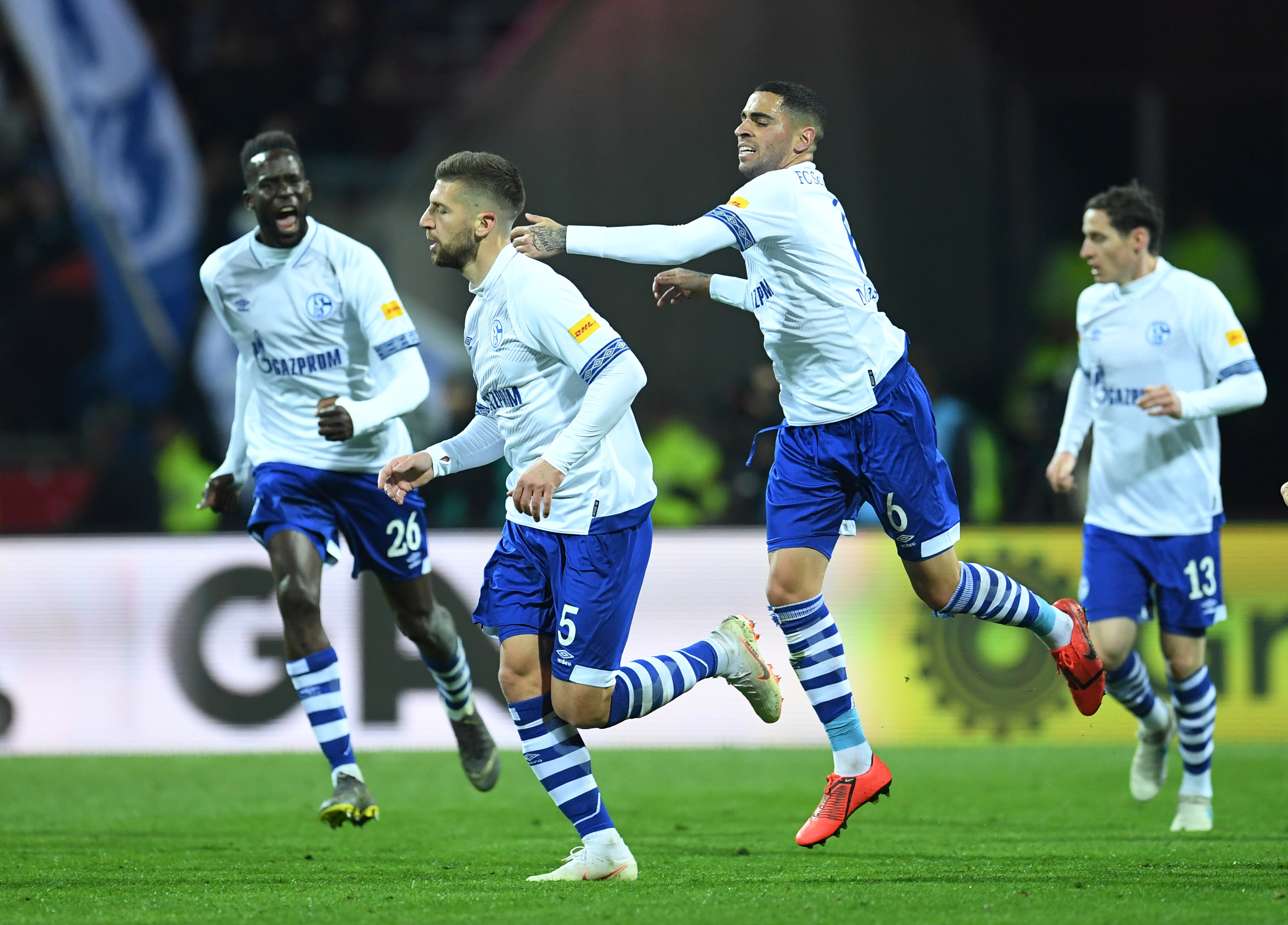 关于沙尔克主帅下课潮起，巴黎巴勒莫之战受关注的信息