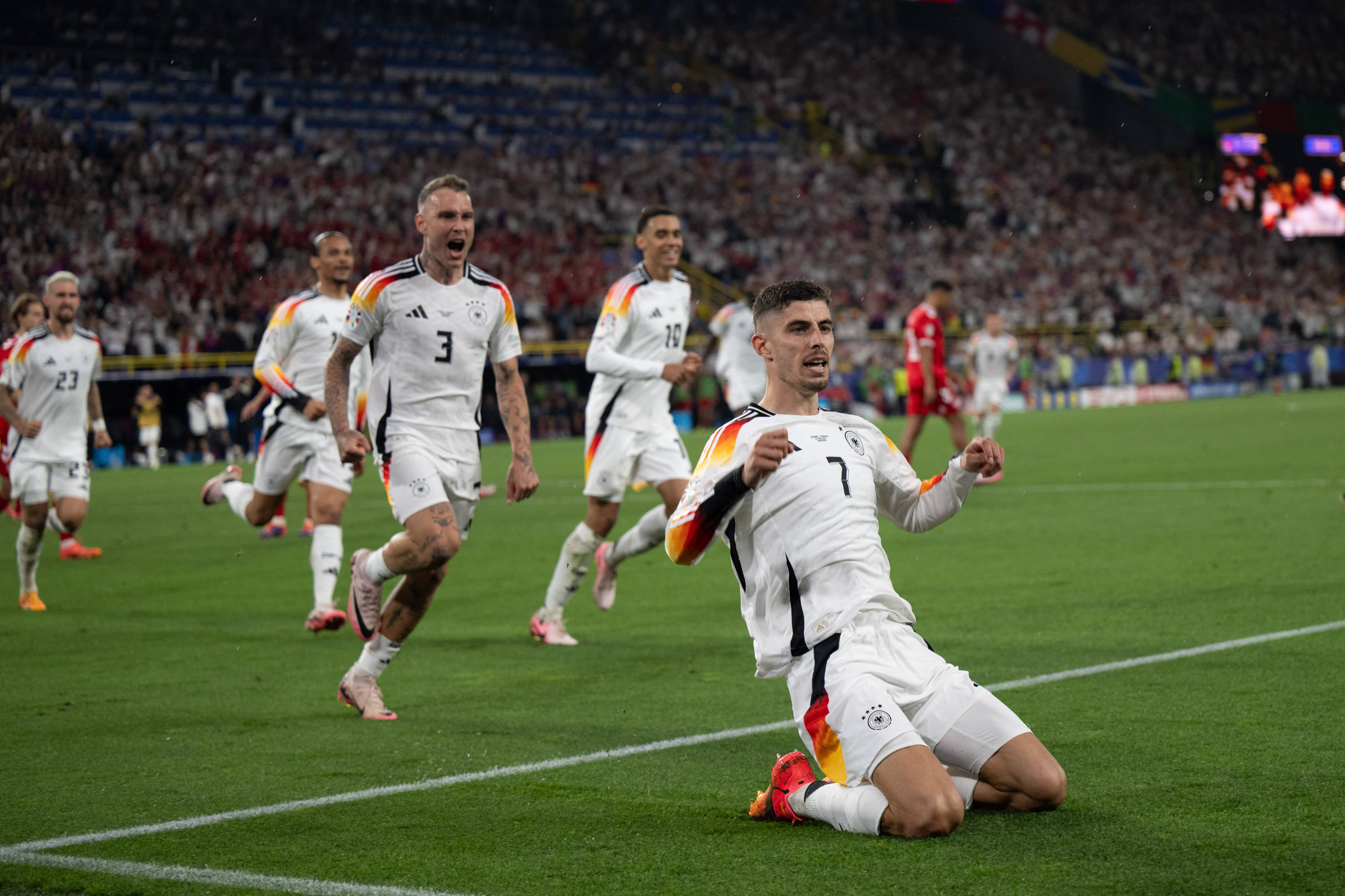 欧国联比赛：塞尔维亚大胜西班牙，提前出线