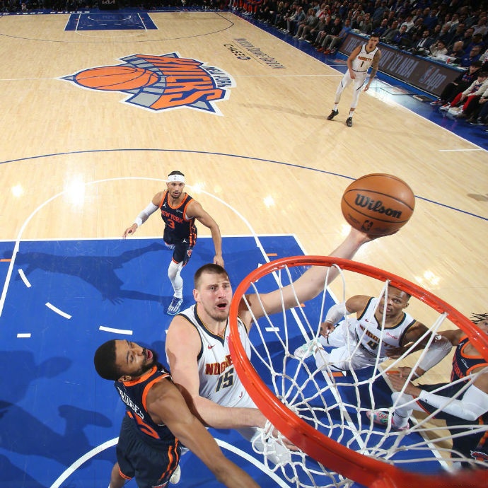 丹佛掘金万众瞩目，斩获成功