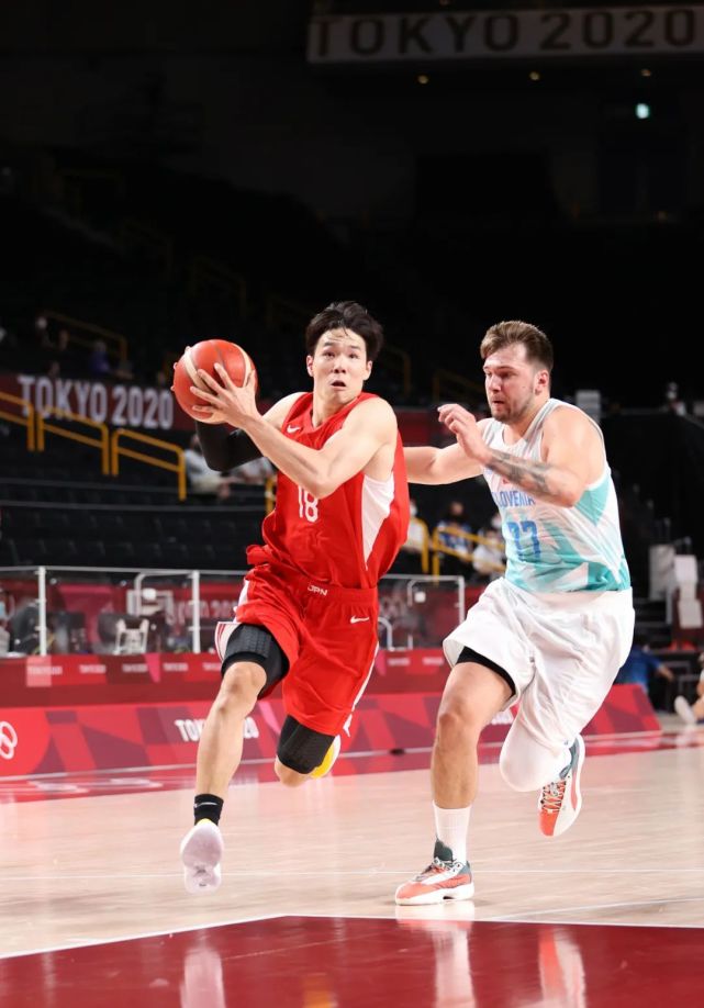 包含斯洛文尼亚队逆袭成功挺进下一轮的词条