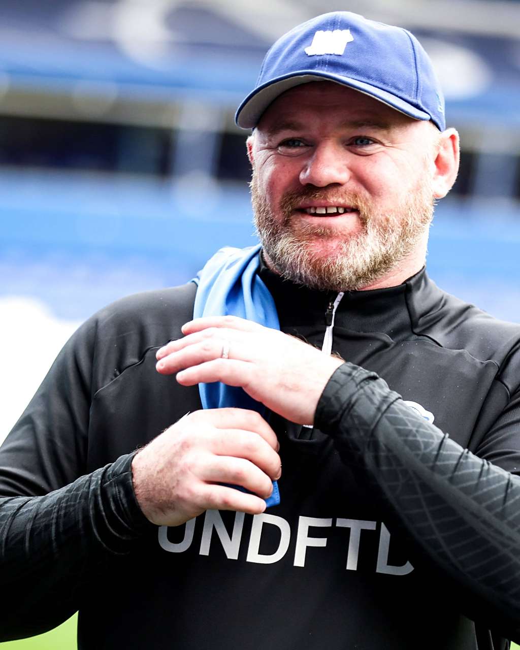 华斯录取普利茅斯队，继续领跑