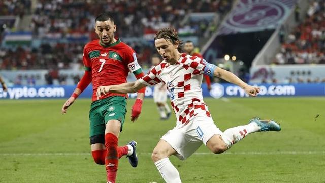 克罗地亚男子篮球选手激烈比拼获得亚军