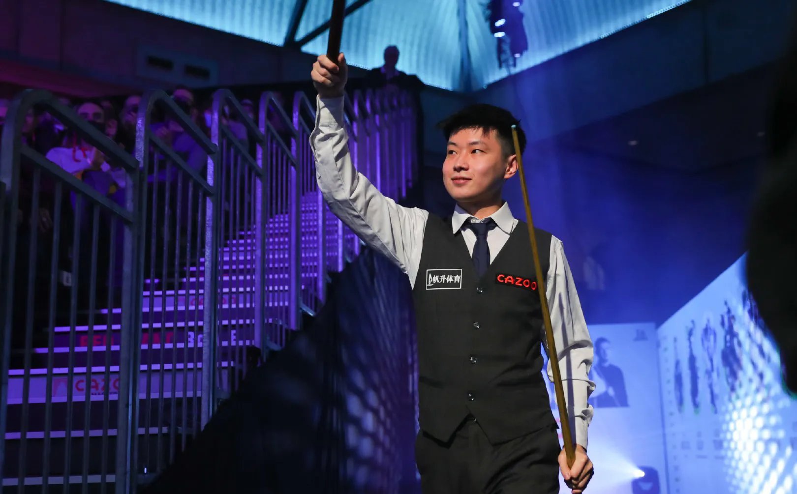 包含青岛黄海球员拼尽全力，战胜强敌赢得胜利的词条