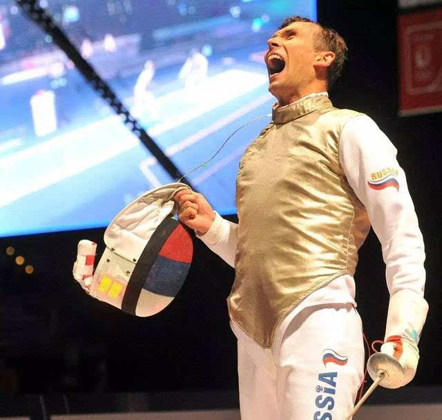 德国击剑选手斗志坚定，获得铜牌