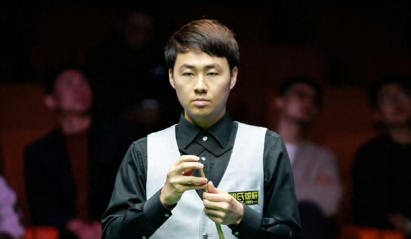 德国击剑选手斗志坚定，获得铜牌