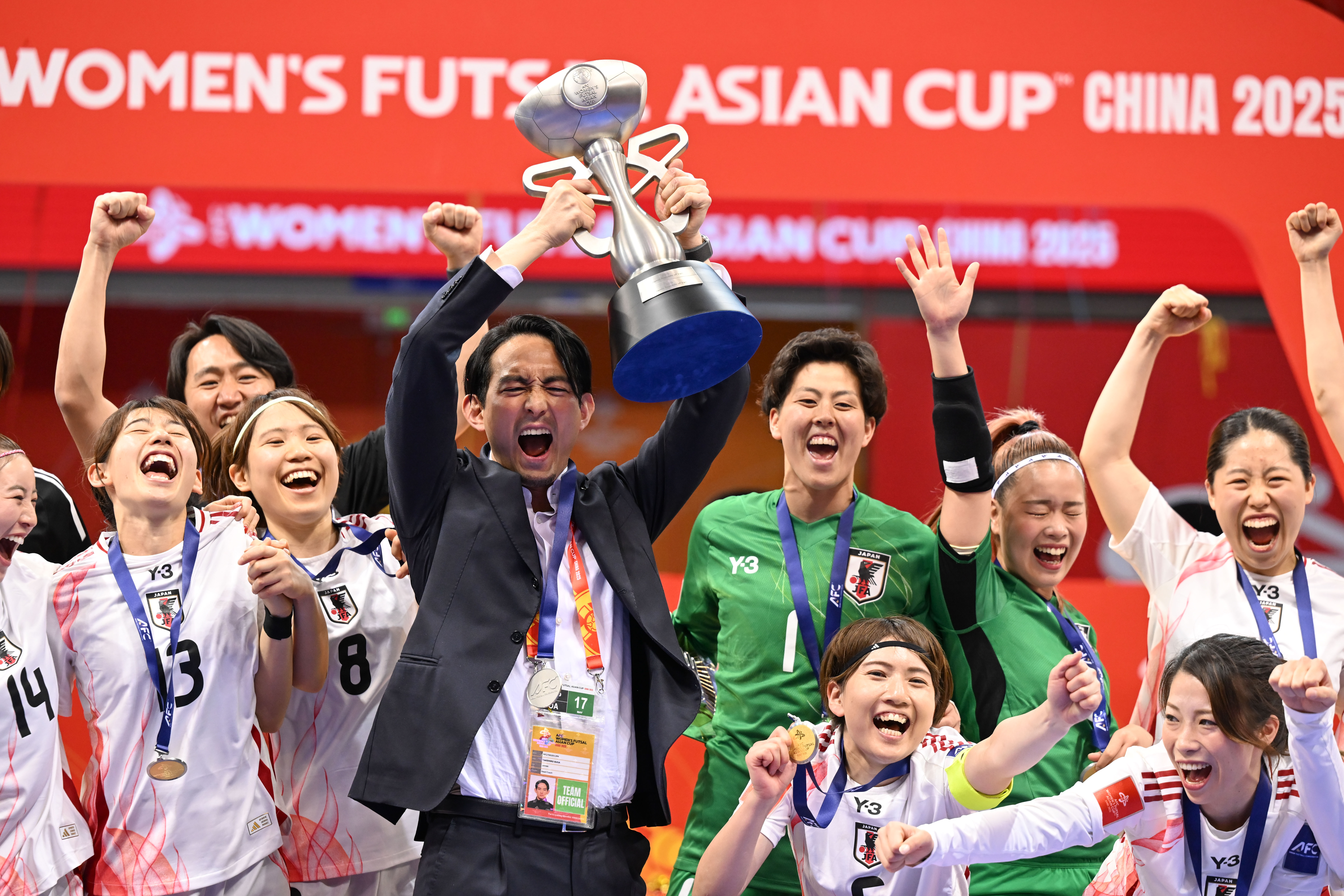 亚洲球队在亚冠联赛中冲击冠军