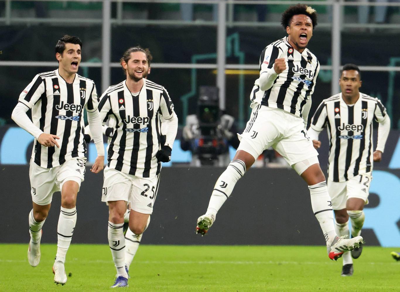 尤文图斯客场不敌阿贾克斯，晋级形势堪忧