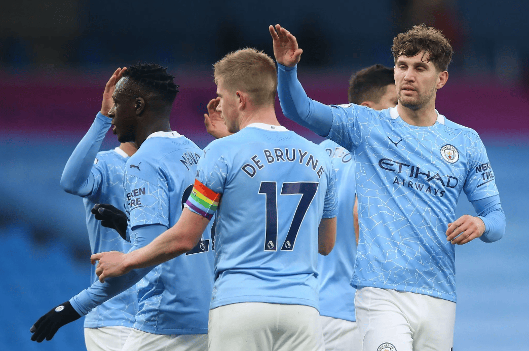 曼城主场大胜，保持追击节奏