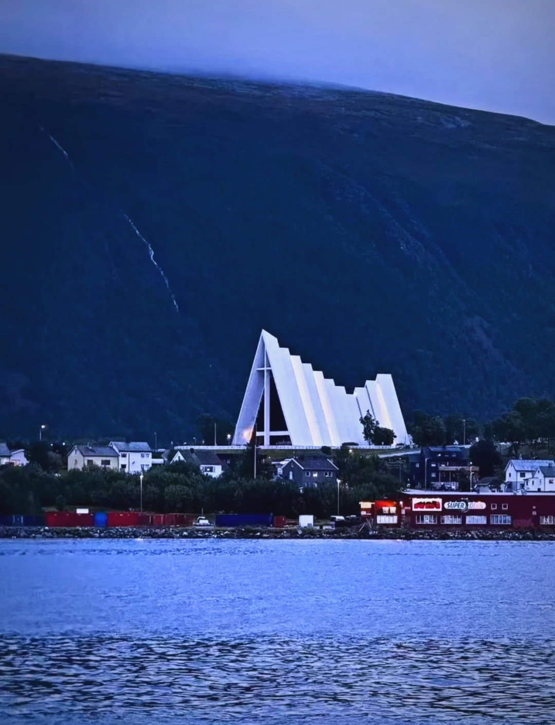 开云体育登录-包含挪威代表团士气高昂，大放异彩的词条