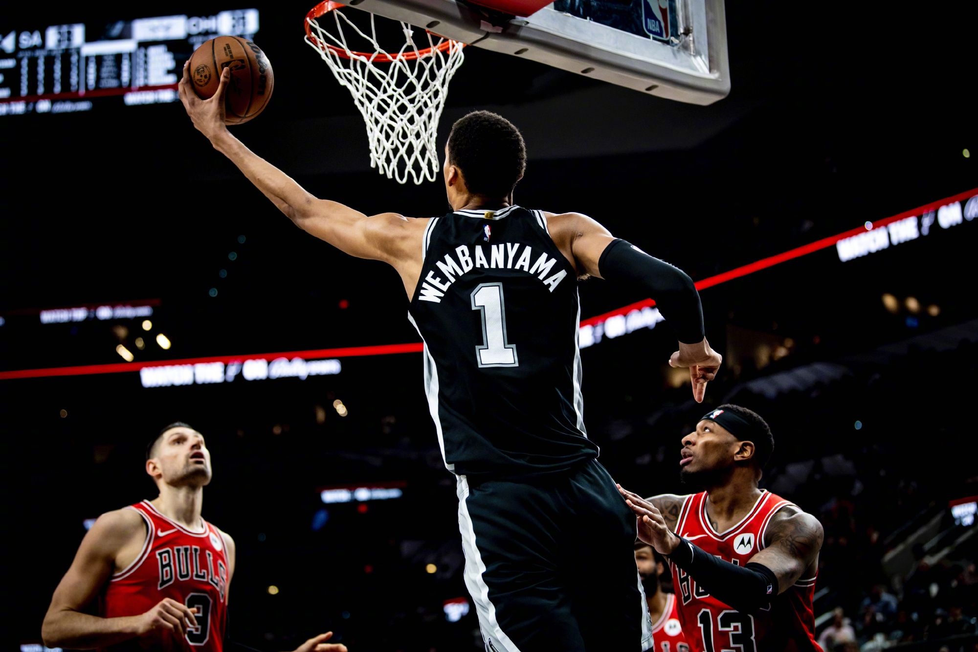 关于青年军马刺靠实力击败老将步行者，彰显后浪冲击力的信息