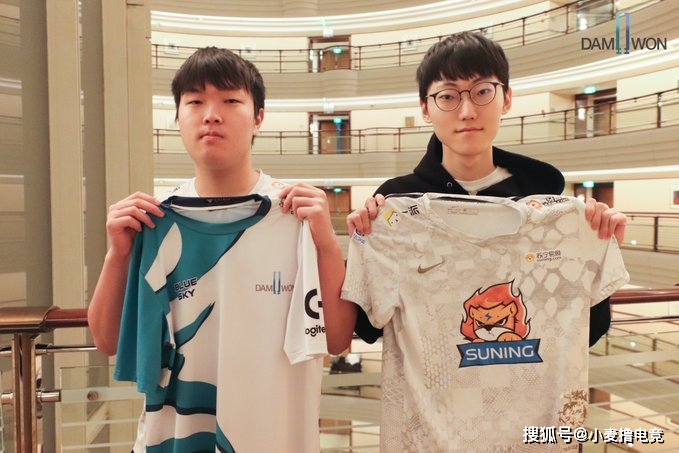 LGD碾压DFM，Jankos线上压制力十足鏖战多局四强赛，让粉丝疯狂欢呼