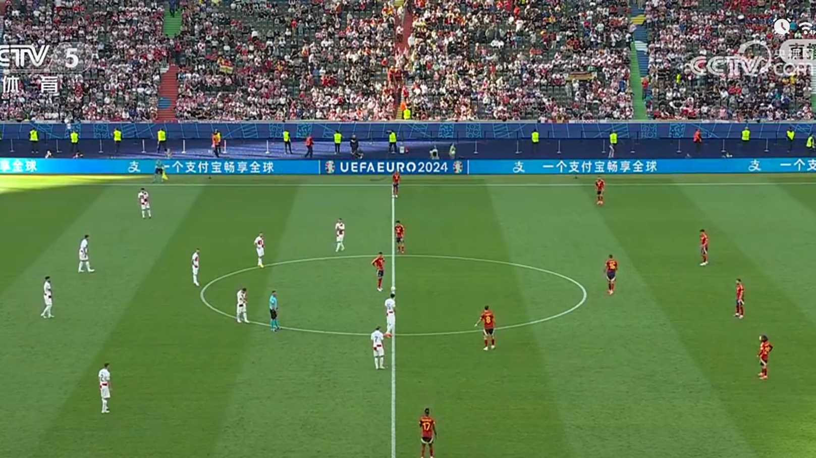 欧洲杯:西班牙队大胜晋级 欧洲杯:西班牙队大胜晋级