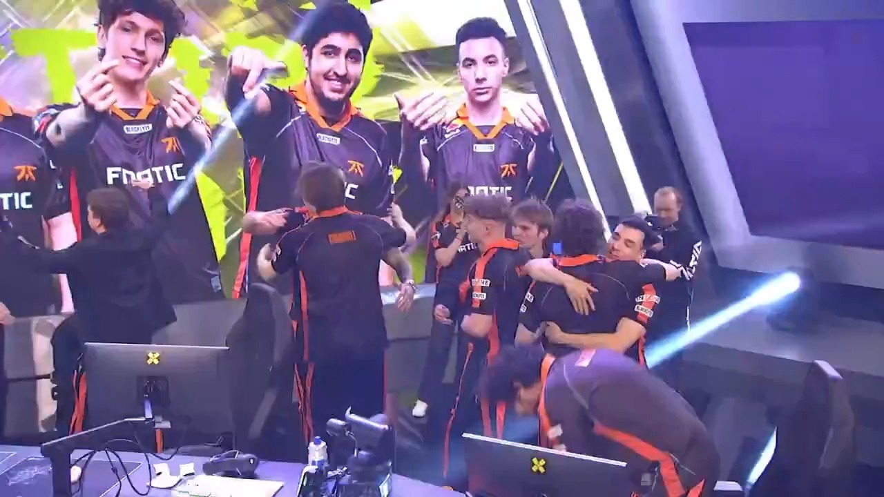 关于HKA翻盘FNC,Gumayusi完成史诗逆转宿命之战淘汰赛,留下经典瞬间的信息 关于HKA翻盘FNC,Gumayusi完成史诗逆转宿命之战淘汰赛,留下经典瞬间的信息