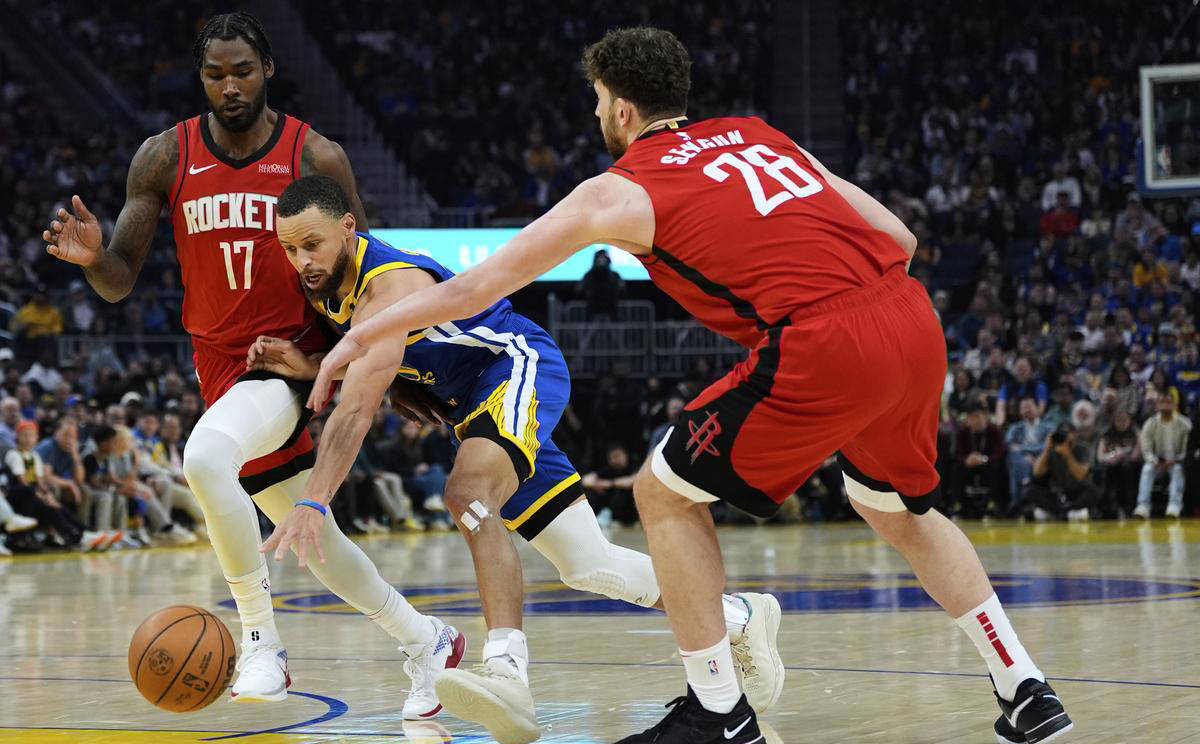 勇士队核心球员复出，带领球队取得胜利的简单介绍