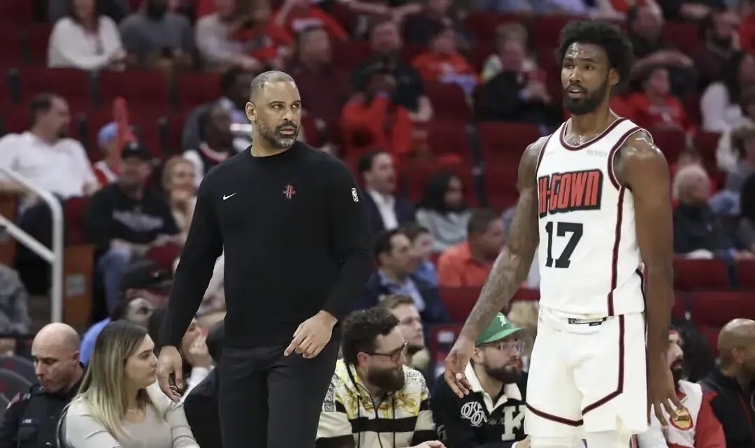 火箭大胜灰熊，继续保持领先优势