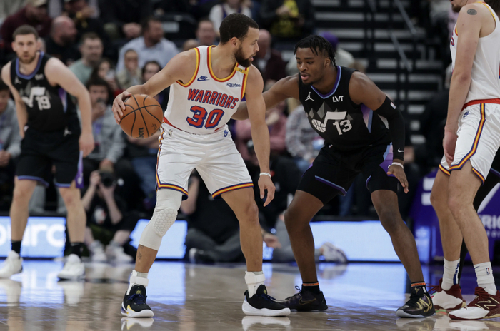 勇士反超爵士，系列赛领先两场