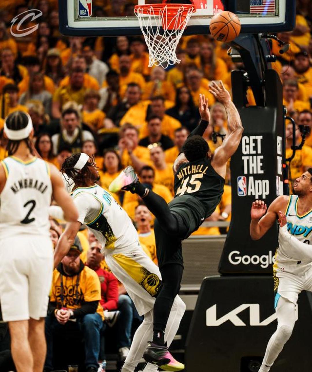 爵士队再胜快船队,米切尔砍下35分 爵士队再胜快船队,米切尔砍下35分