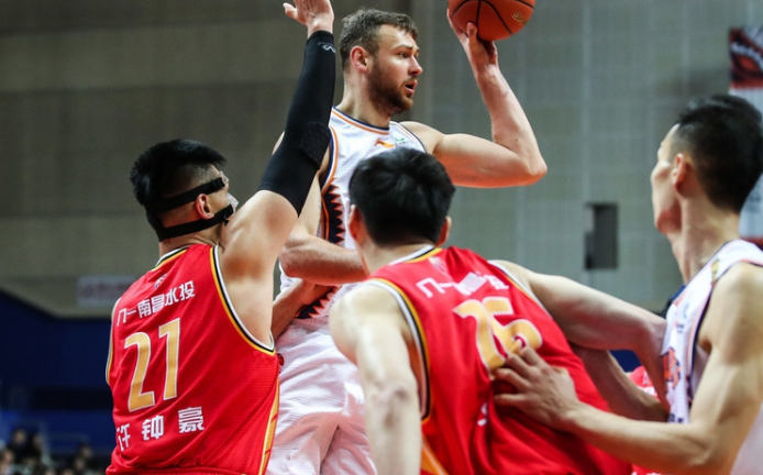 八一队不敌八一队，输掉关键战役