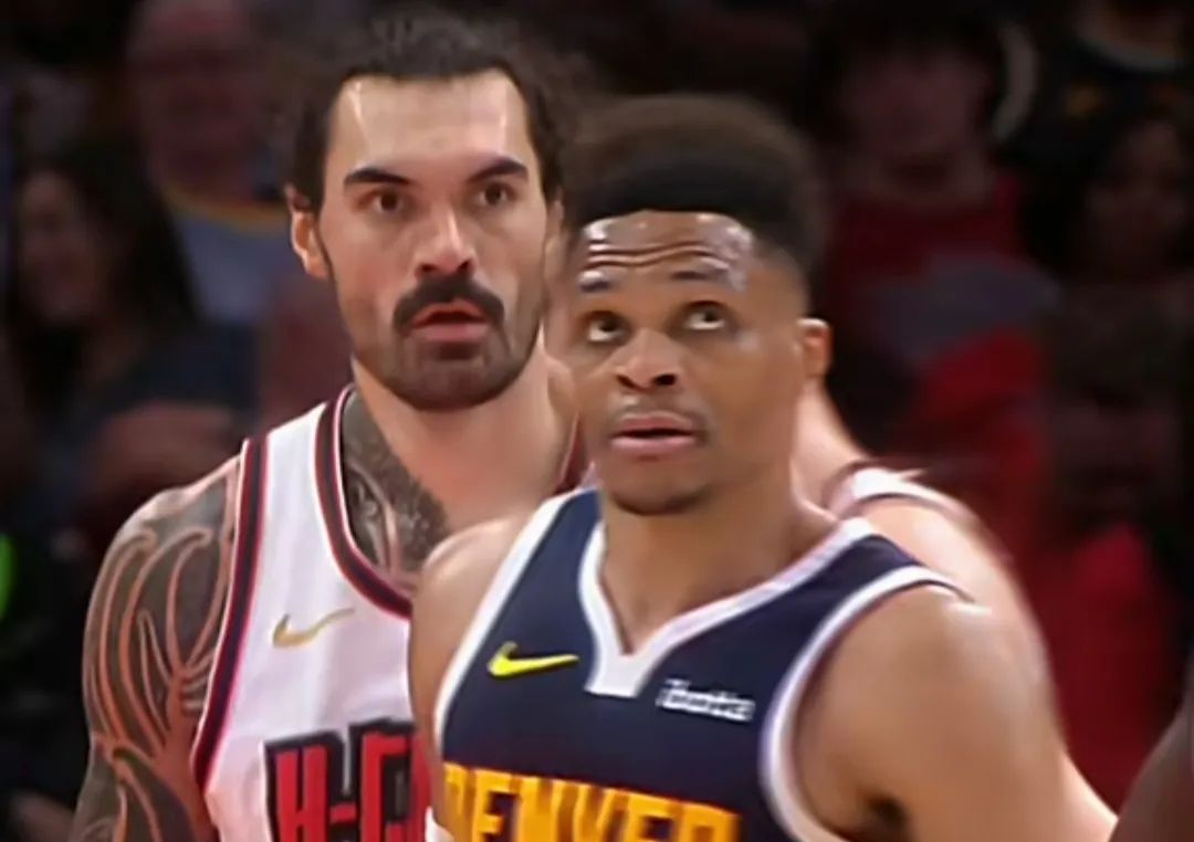 火箭遭遇两连败阿德托昆博抢下关键篮板绝杀